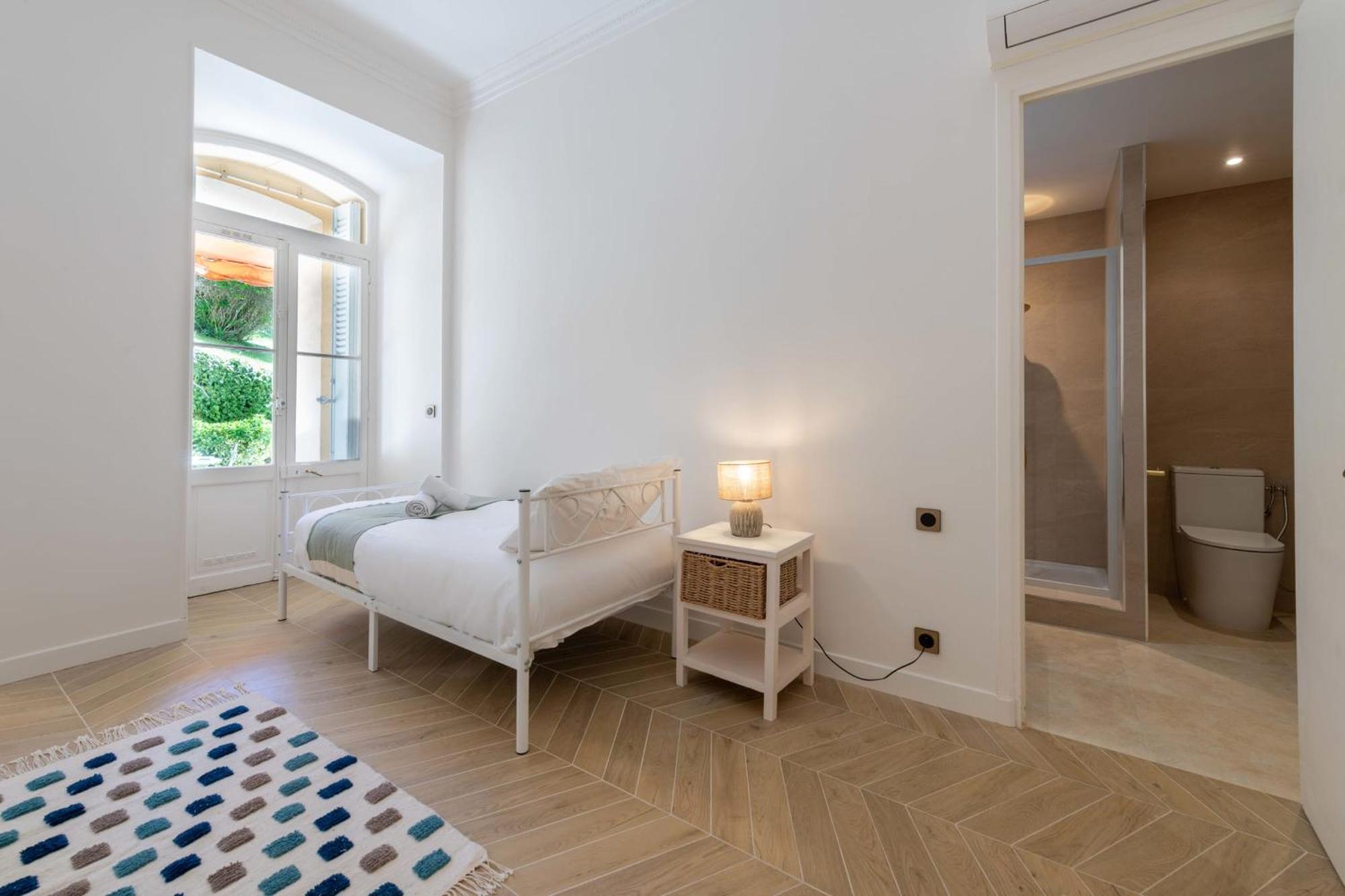 Garden-level In Bourgeois Near Croisette & Beaches Appartement *